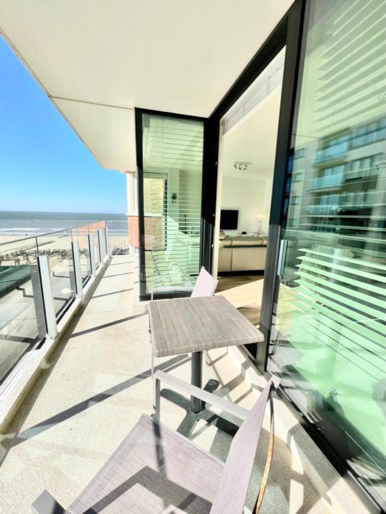 Luxury Suite Koksijde 210 - Adult only Buitenkant foto